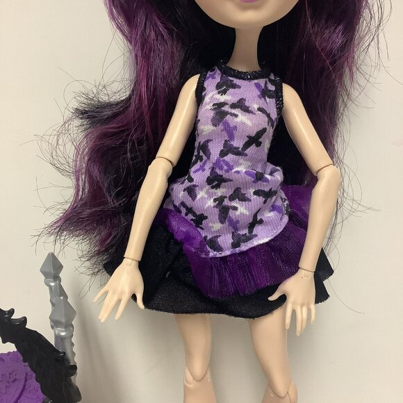 Ever After High Raven Doll Queen Doll Getting Fairest Stand & Mixed Accessories - Picture 3 of 14